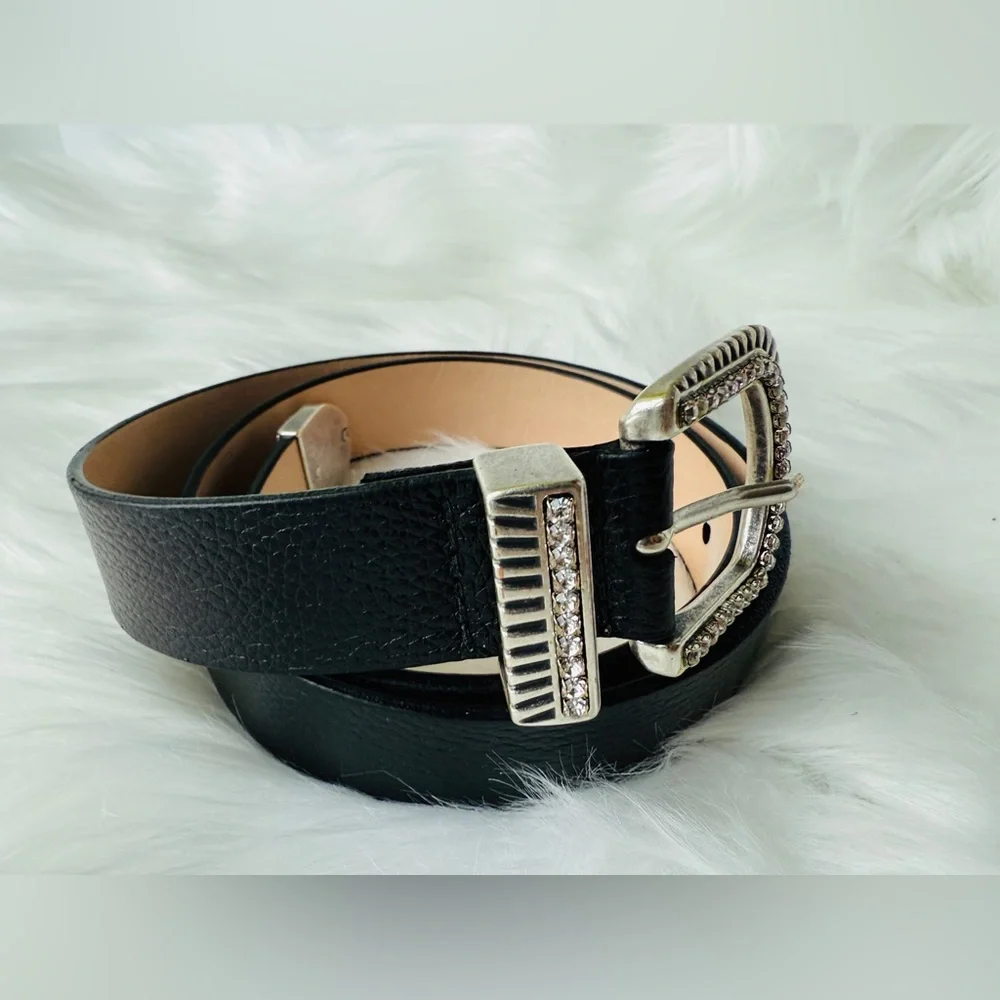 🇨🇦 Brave Leather Collection - Black With Crystal details - Picture 3 of 7